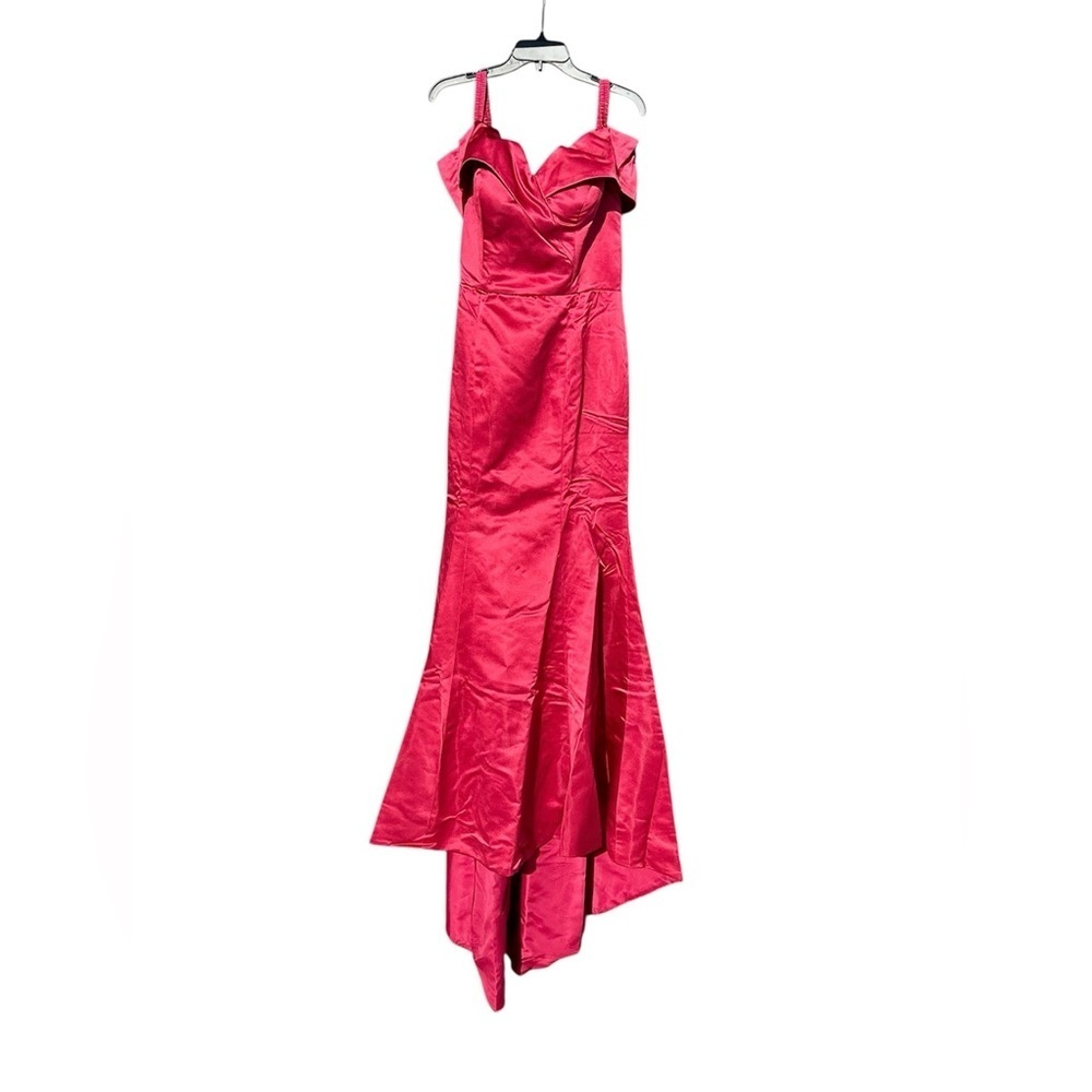 ❤️Red Satin Off‑Shoulder Formal Gown – Size 11/12 – Elegant Mermaid Silhouette❤️